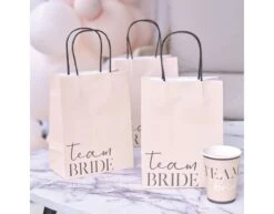 Bruiloft Uitdeeltasjes Team Bride 16cm 5st 7 Bruiloft Uitdeeltasjes Team Bride 16cm 5st -Feestartikelen Winkel bruiloft uitdeeltasjes team bride 16cm 5st 2