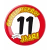 Button 11 Jaar Verkeersbord 10,2cm 2 Button 11 Jaar Verkeersbord 10,2cm -Feestartikelen Winkel button 11 jaar verkeersbord 102cm