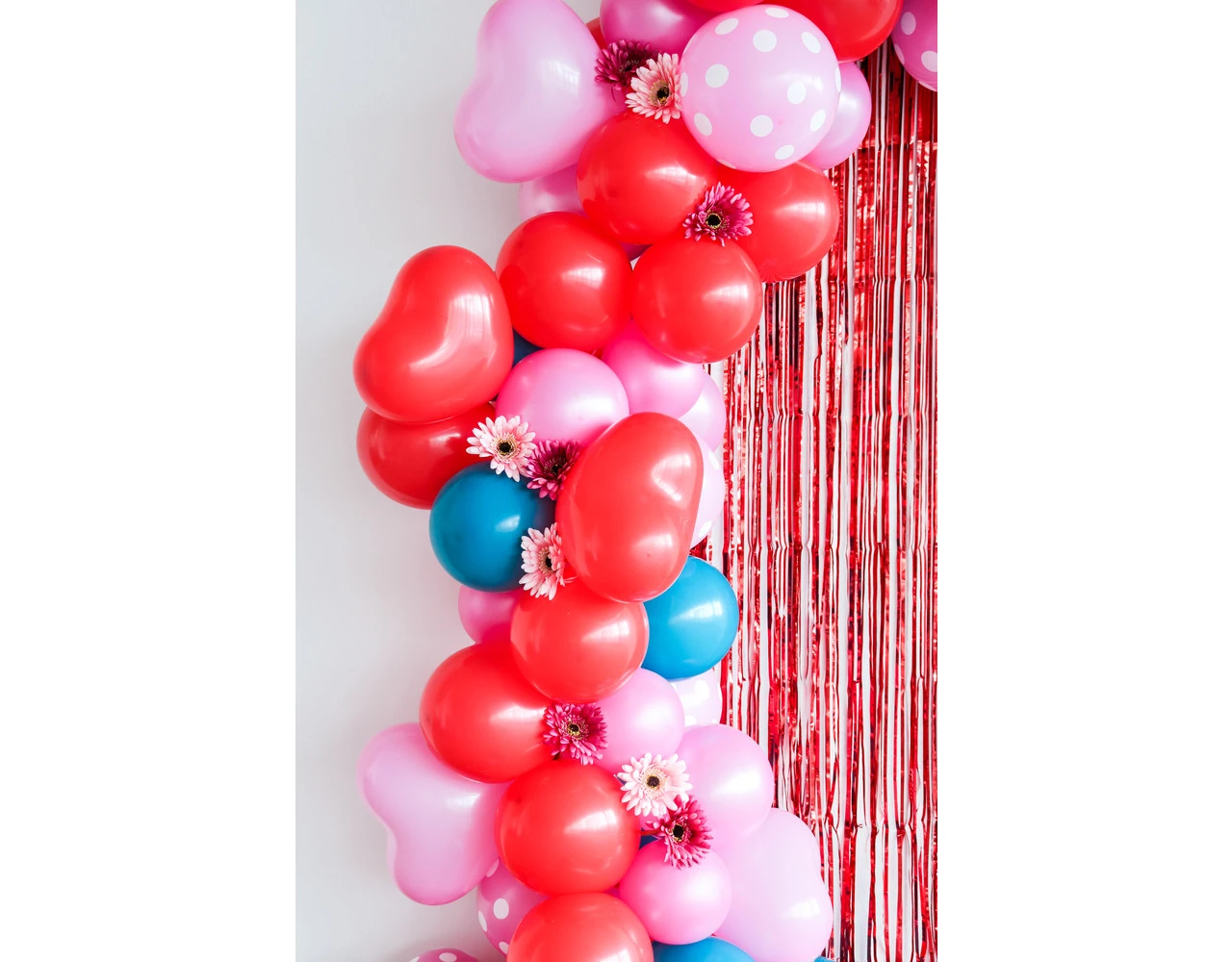 Rode Hartjes Ballonnen Ruby Red 25cm 8st 4 Rode Hartjes Ballonnen Ruby Red 25cm 8st - Afbeelding 2