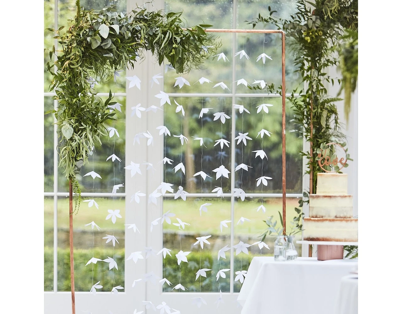 Witte Hangdecoratie Bloemen Slinger Set 1,8m 4 Witte Hangdecoratie Bloemen Slinger Set 1,8m - Afbeelding 2